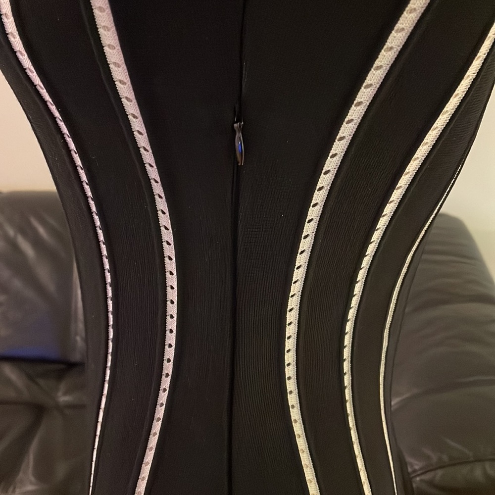 Weekend sale ⭐️⭐️⭐️ VALENTINO black and white dress - Picture 8 of 14